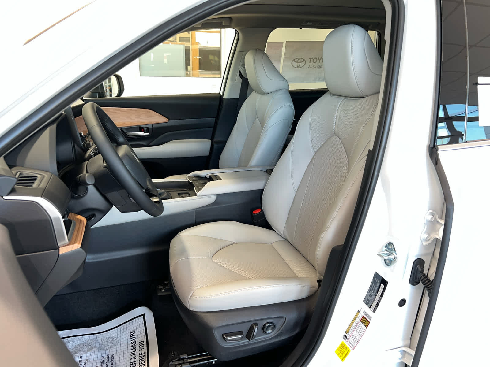 New 2026 Toyota Grand Highlander Limited image 17