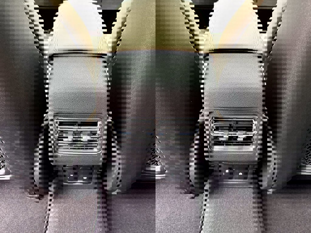 New 2025 Lincoln Corsair AWD w/ Equipment Group 101A image 36