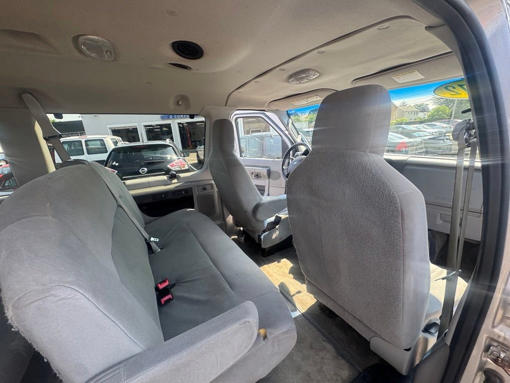 Used 2012 Ford E-350 and Econoline 350 XLT RWD image 30