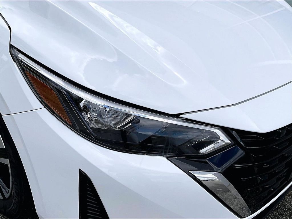 Used 2024 Nissan Sentra SV FWD image 32