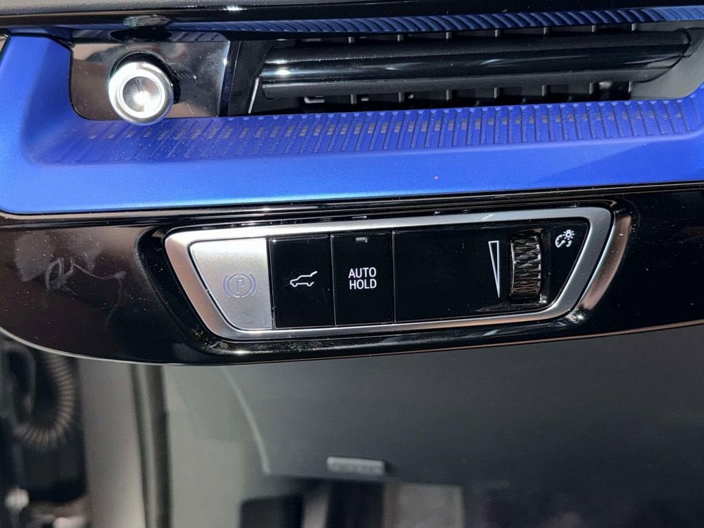 New 2026 Cadillac Optiq V AWD/4WD image 17