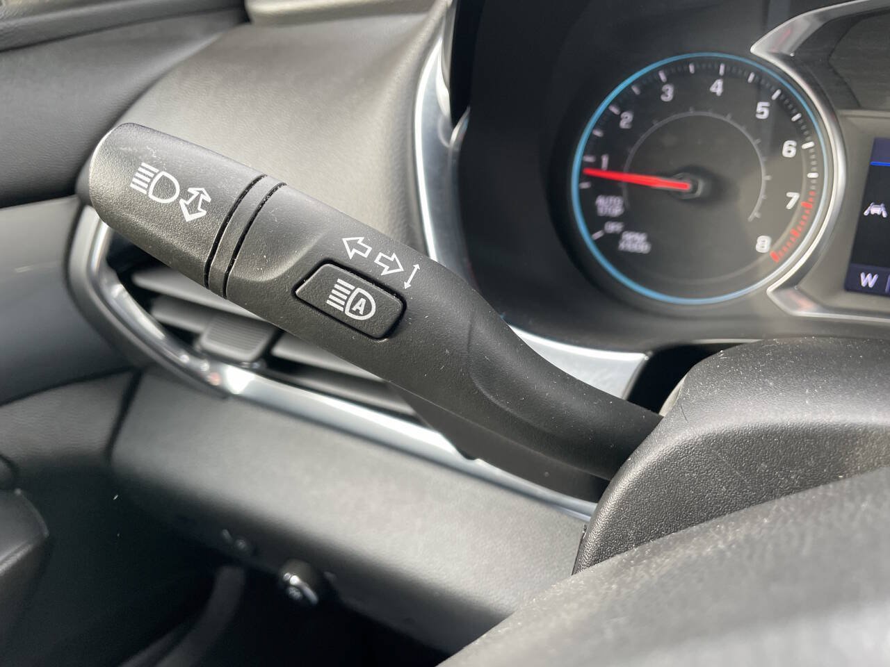 Used 2022 Chevrolet Traverse LT AWD/4WD image 19