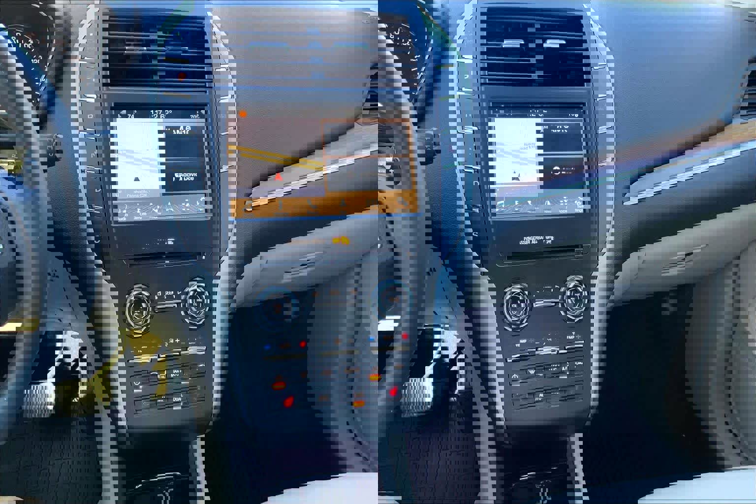 Used 2018 Lincoln MKC Select w/ Select Plus Package image 32