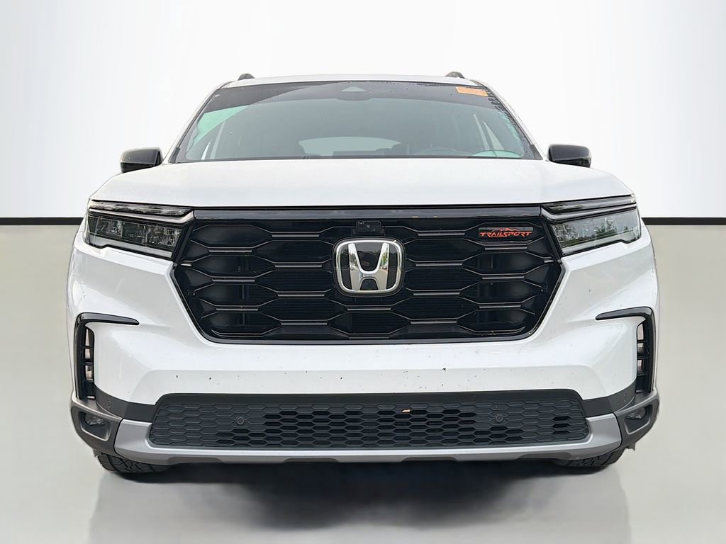 Used 2025 Honda Pilot TrailSport image 3