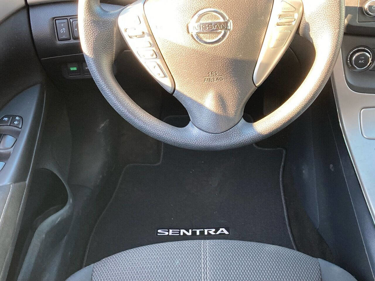 Used 2015 Nissan Sentra S image 8