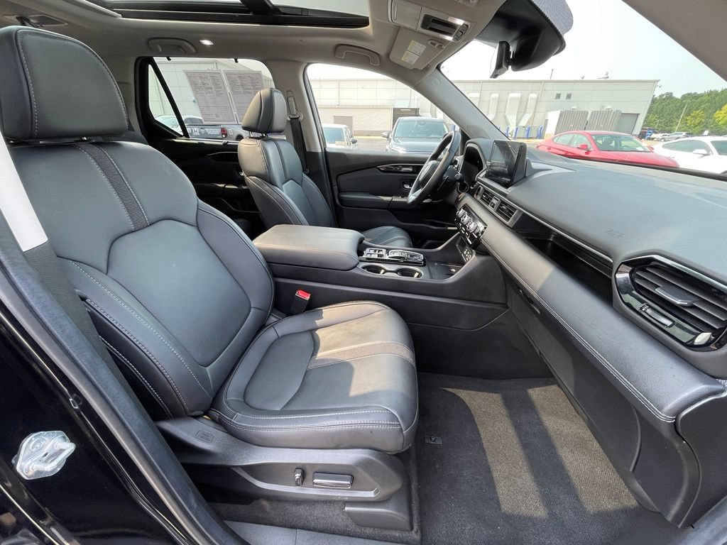Certified 2025 Honda Pilot Touring image 33