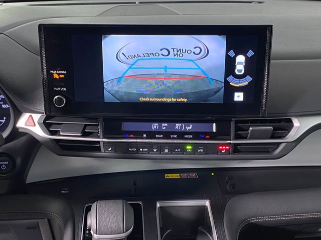 Used 2025 Toyota Sienna XLE AWD/4WD image 18