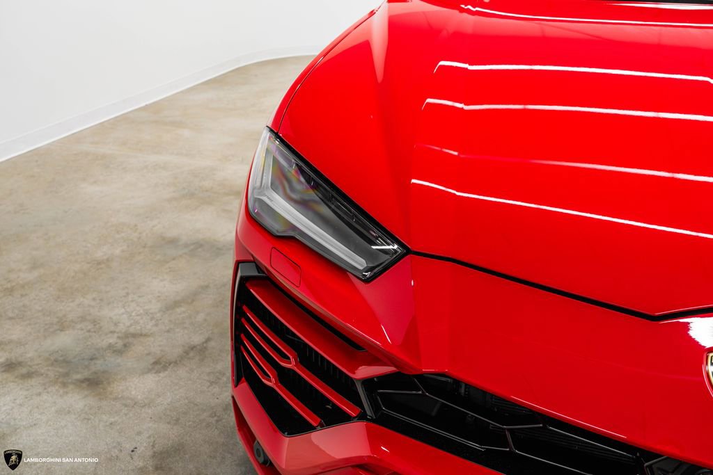 Used 2022 Lamborghini Urus AWD/4WD image 11