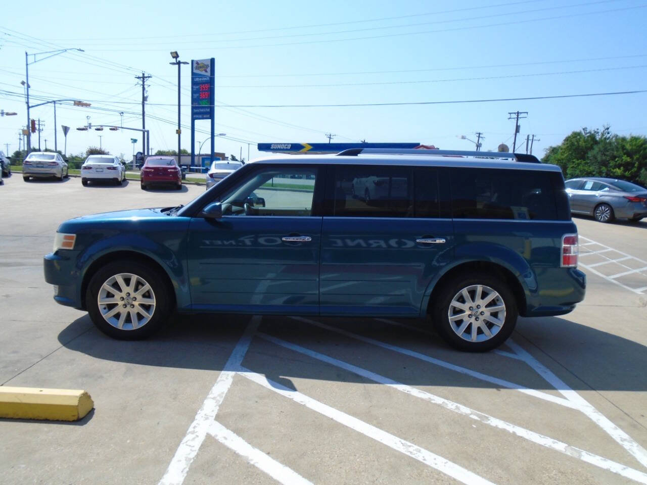 Used 2011 Ford Flex SEL w/ Rapid Spec Order Code FWD image 4
