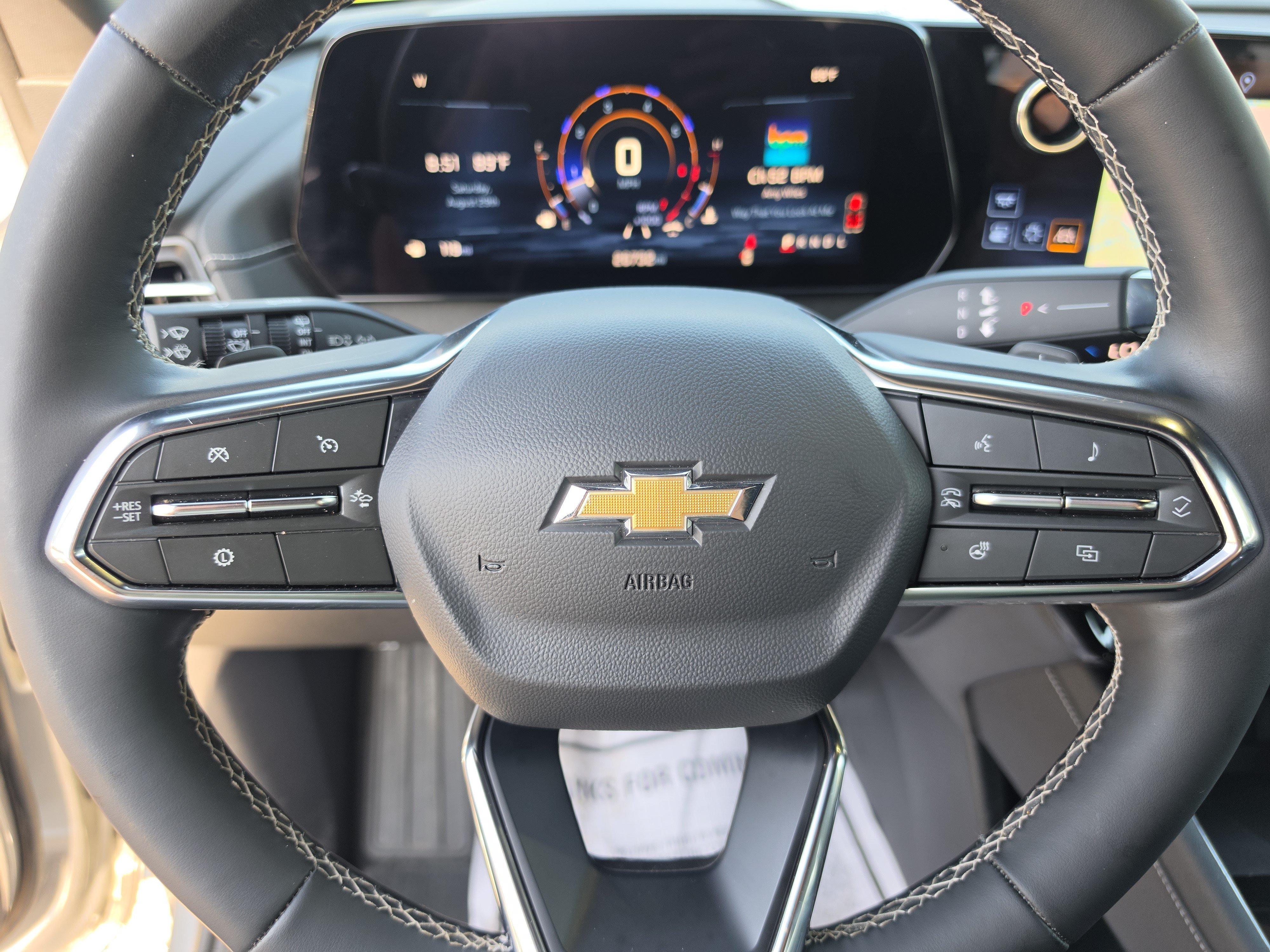 Used 2025 Chevrolet Traverse LT FWD image 36