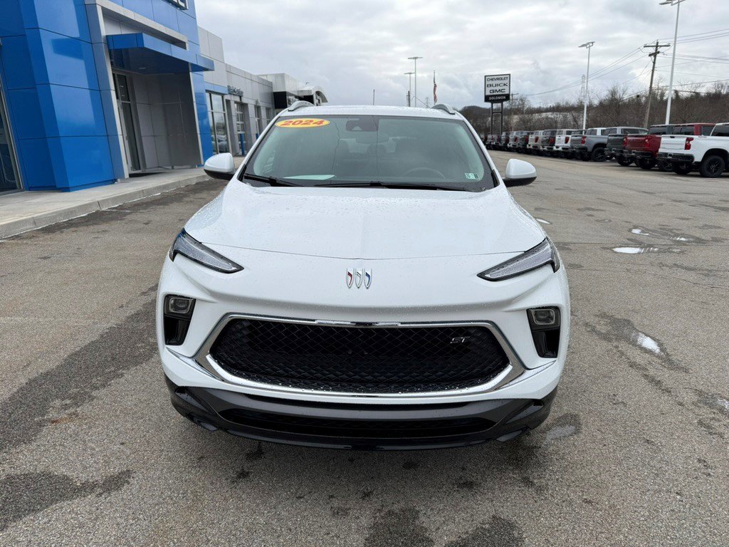 Certified 2024 Buick Encore GX Sport Touring image 7