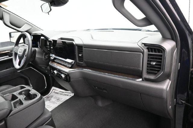 Used 2024 GMC Sierra 1500 Elevation AWD/4WD image 8