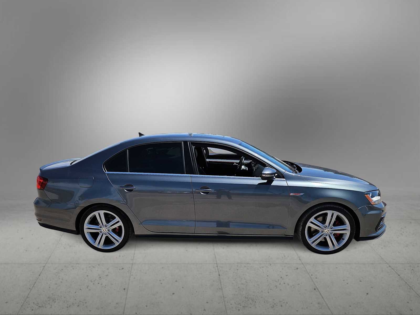 Used 2017 Volkswagen Jetta GLI FWD image 9