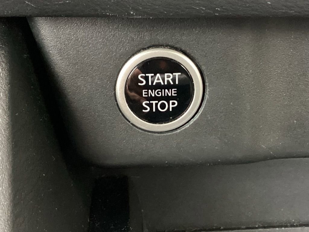 Used 2023 Nissan Rogue S image 22