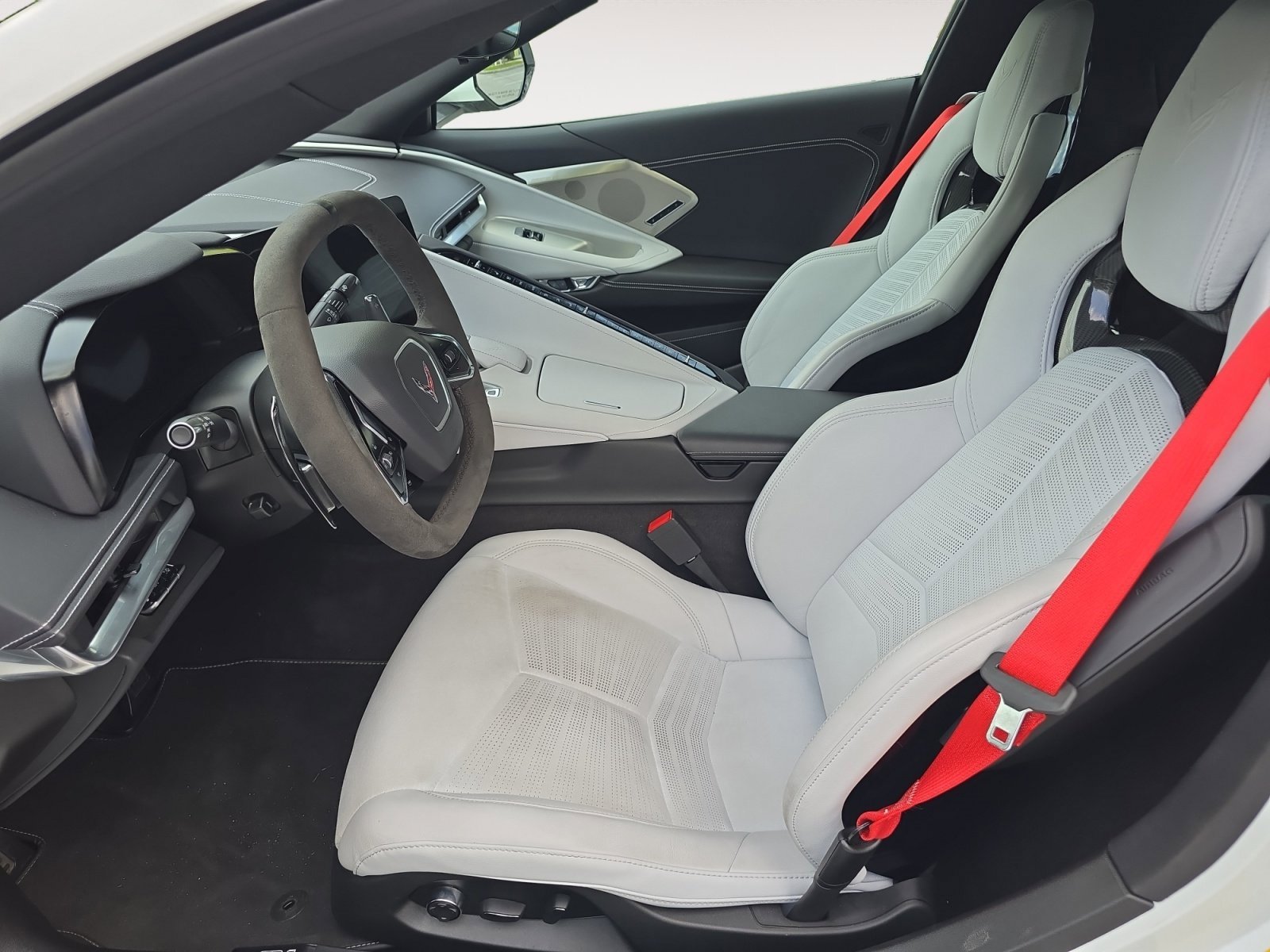 Used 2024 Chevrolet Corvette Stingray image 5