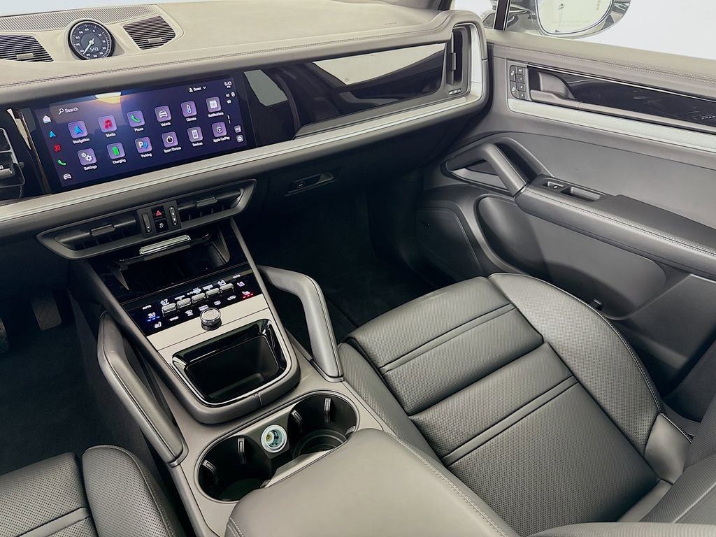 Certified 2025 Porsche Cayenne E-Hybrid image 26