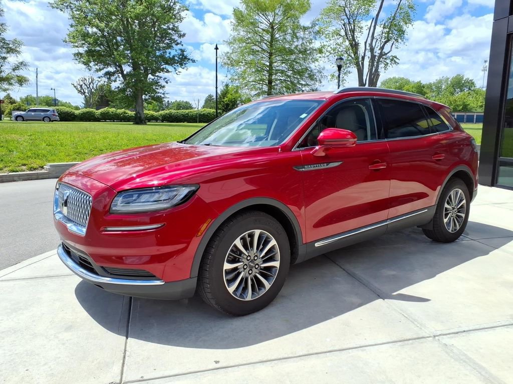 Used 2021 Lincoln Nautilus AWD w/ Equipment Group 101A image 3