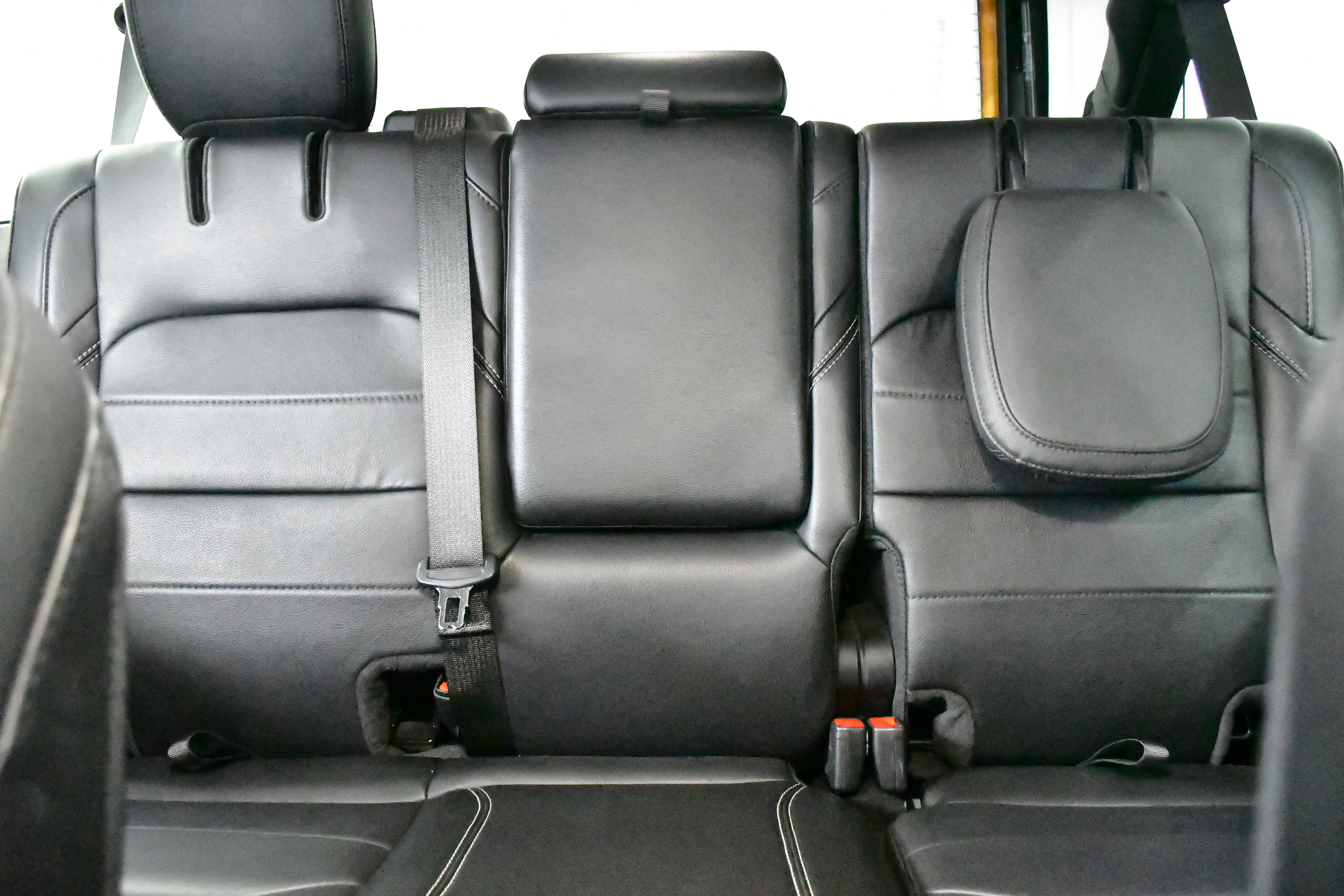 Used 2022 Jeep Wrangler Unlimited Sahara w/ Cold Weather Group image 16