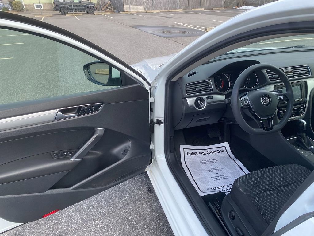 Used 2018 Volkswagen Passat 2.0T S image 10