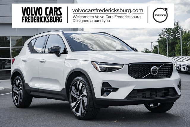 New 2026 Volvo XC40 B5 Ultra w/ Protection Package Premier