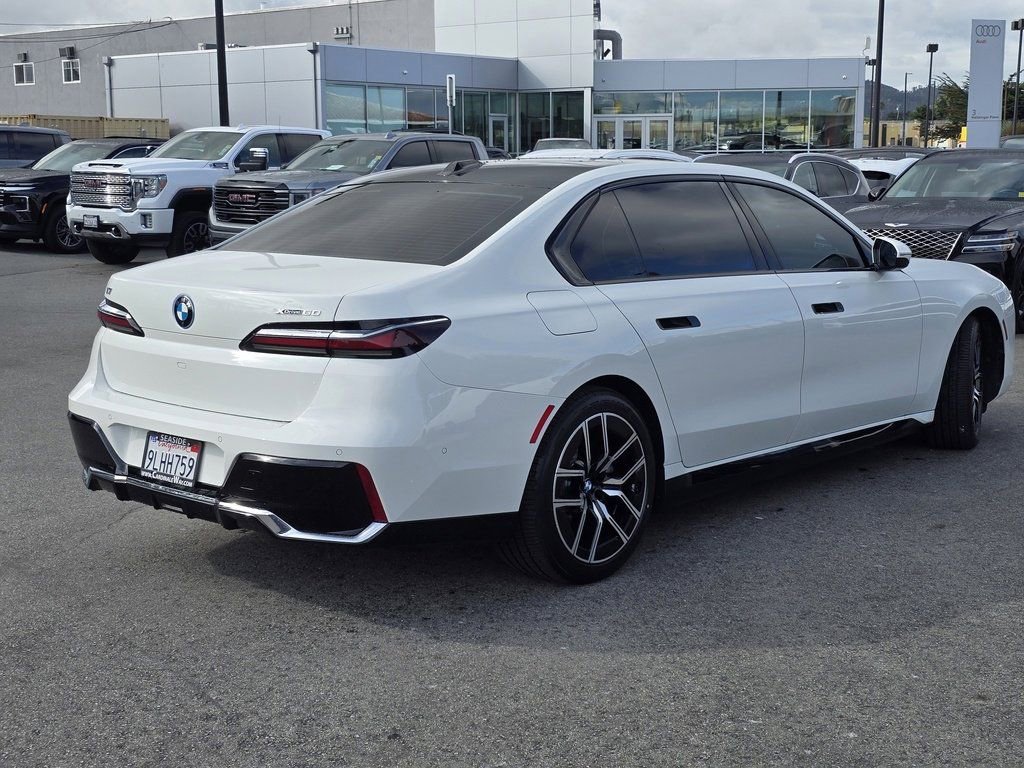 Used 2024 BMW i7 xDrive60 image 2