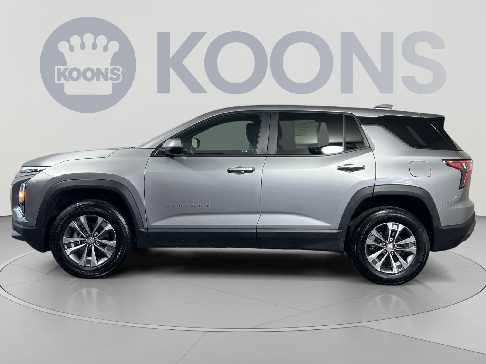 Used 2025 Chevrolet Equinox LT FWD image 2