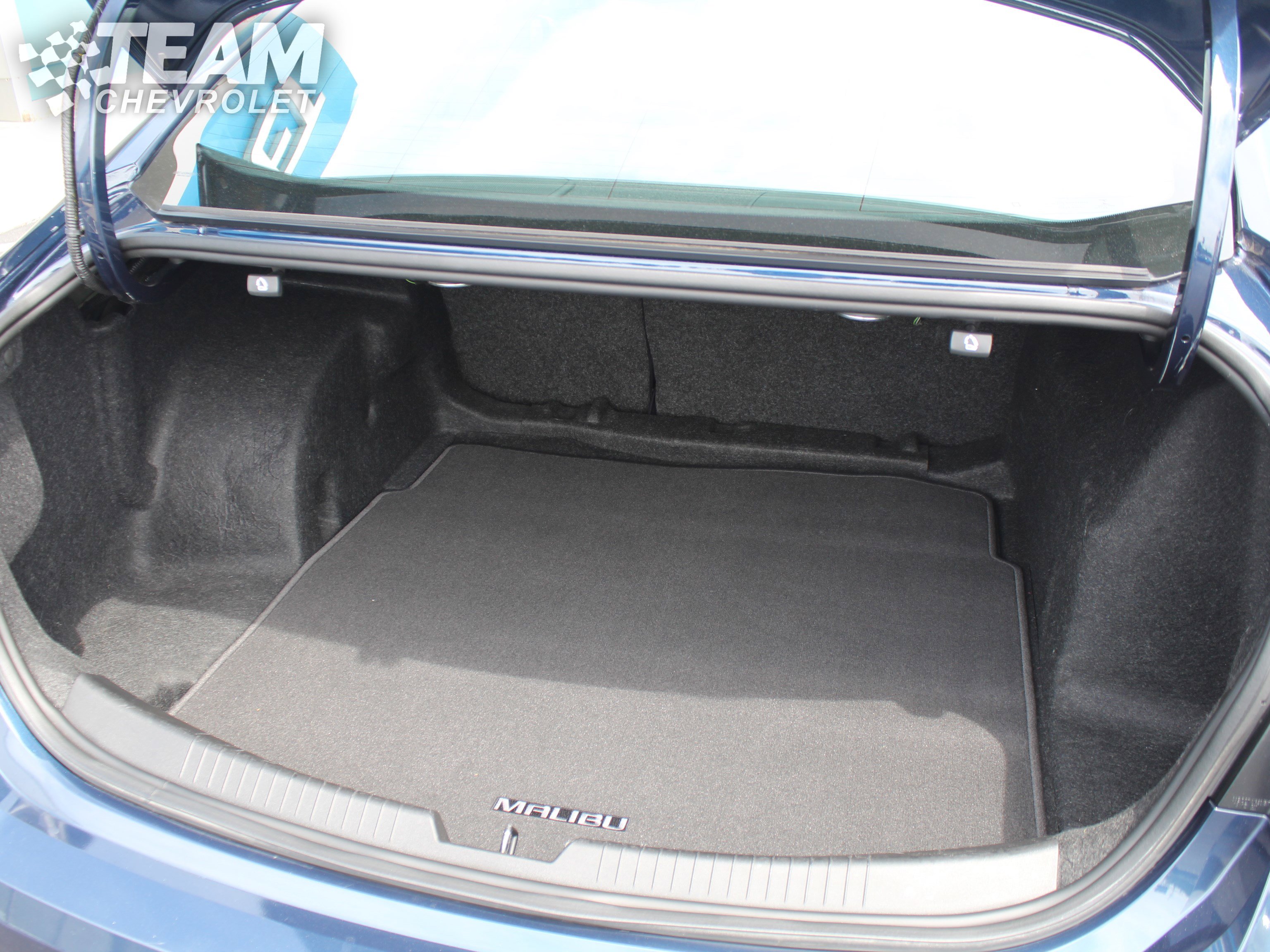 Used 2019 Chevrolet Malibu Premier w/ Sun and Wheel Package FWD image 33
