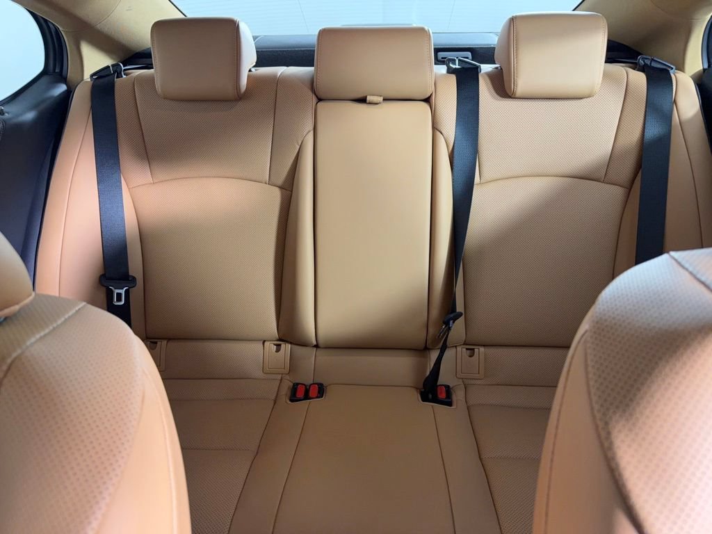 Used 2025 Lexus ES 300h w/ Premium Package FWD image 16