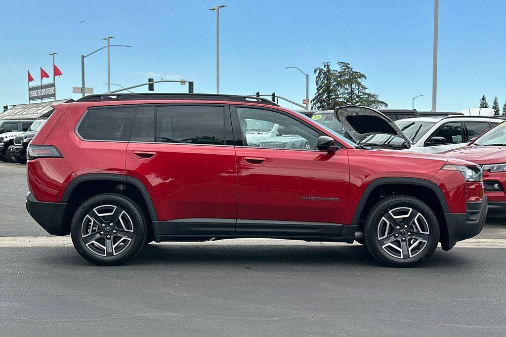 New 2026 Jeep Cherokee Laredo AWD/4WD image 3