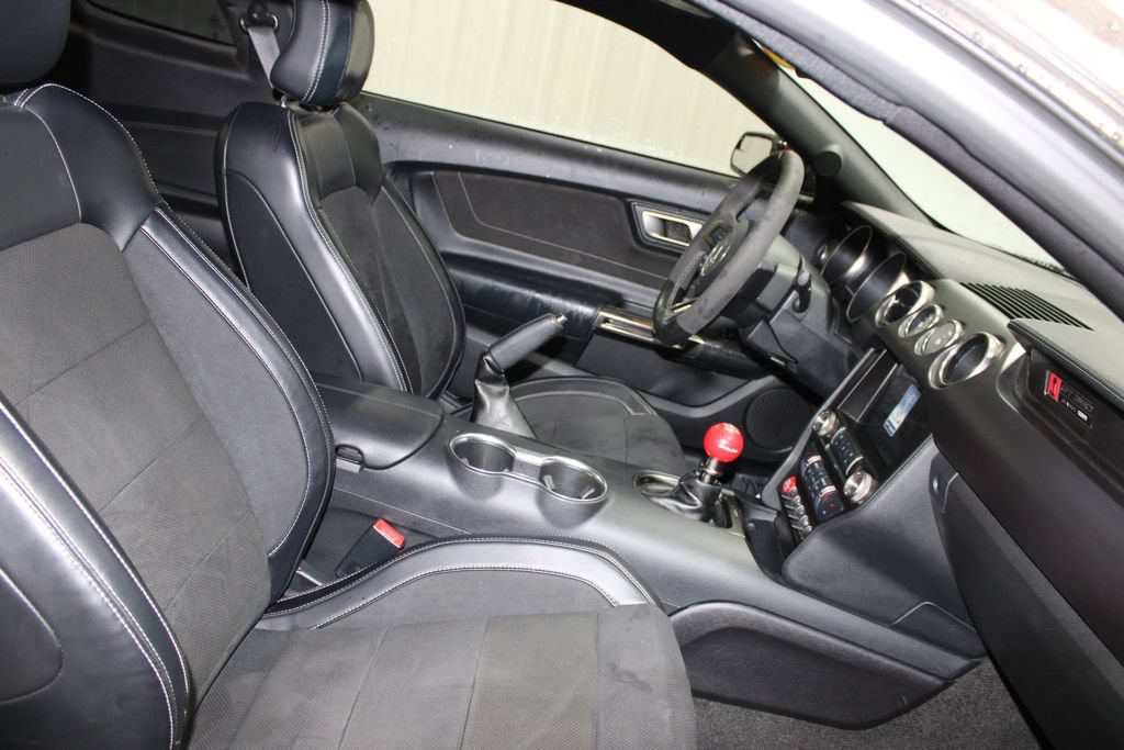 Used 2016 Ford Mustang Shelby GT350 w/ Technology Package RWD image 25