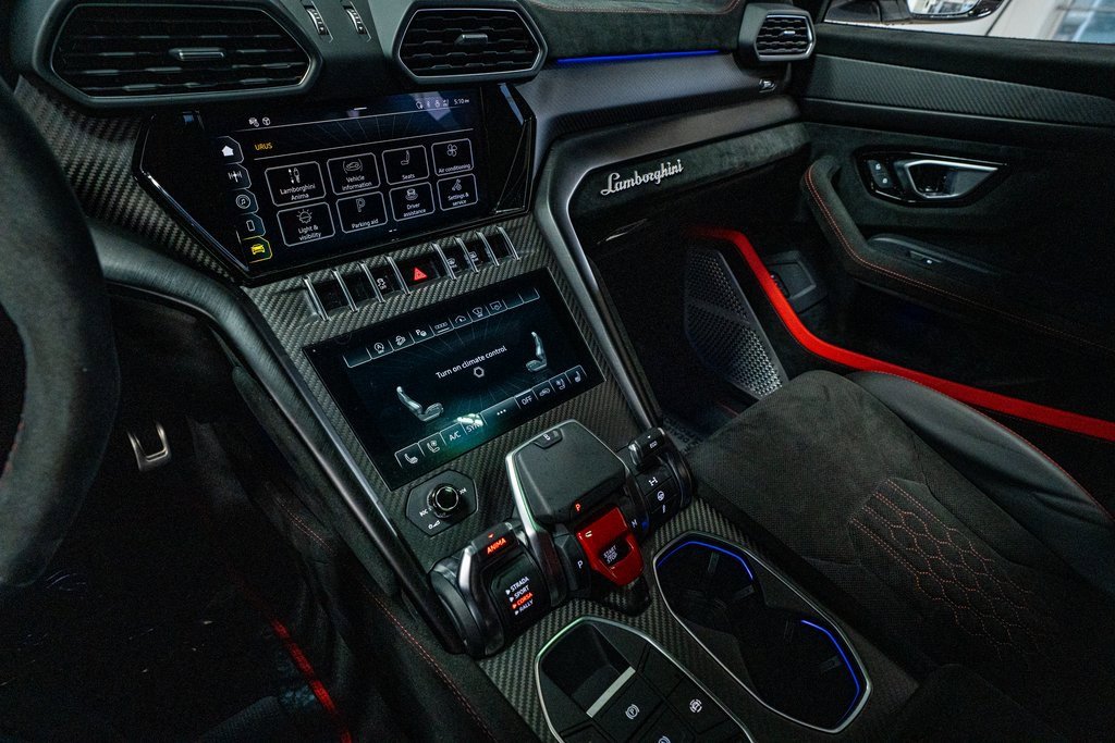 Used 2024 Lamborghini Urus Performante image 52