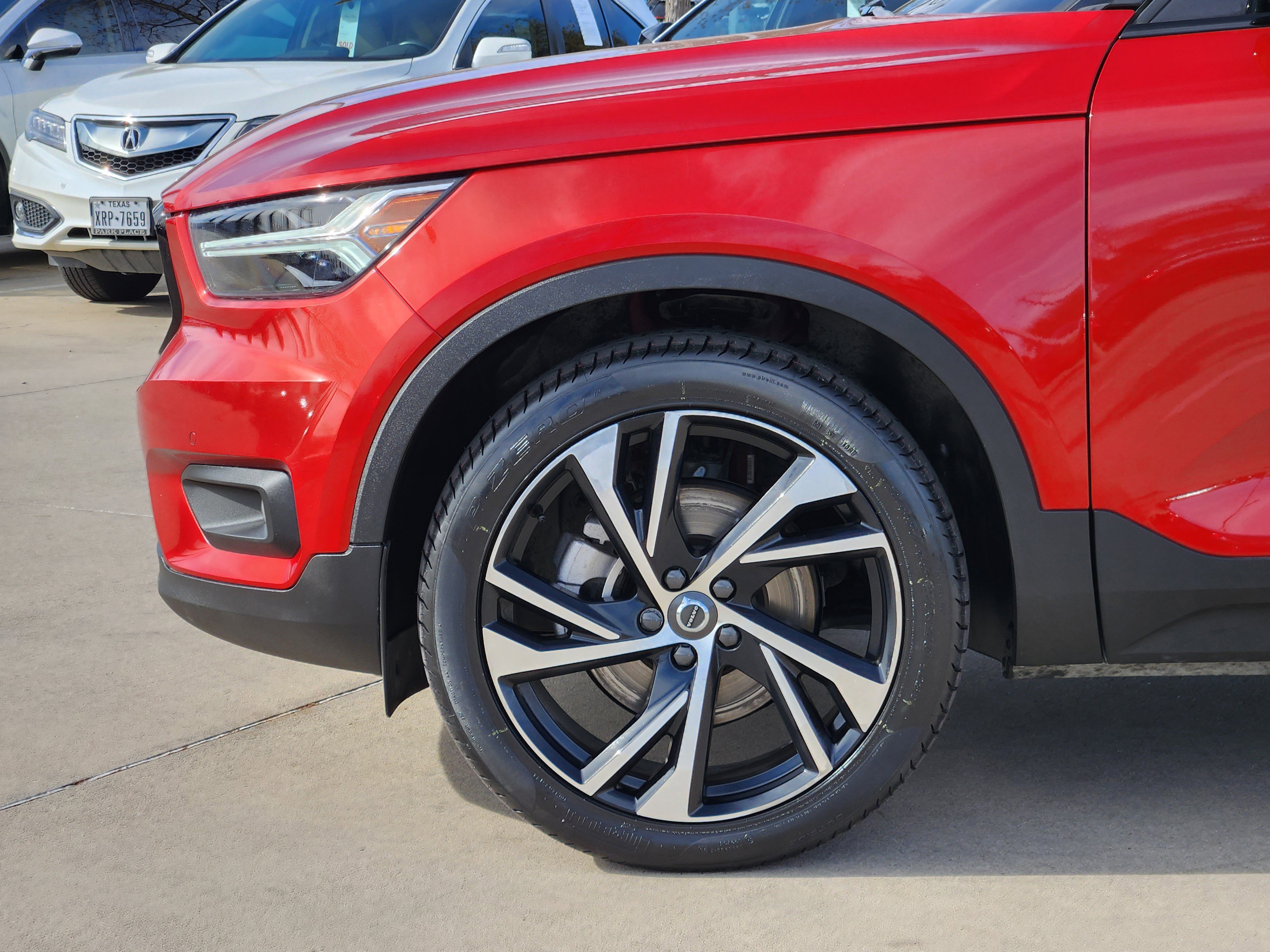 Used 2020 Volvo XC40 T5 R-Design w/ Protection Package Premier image 9