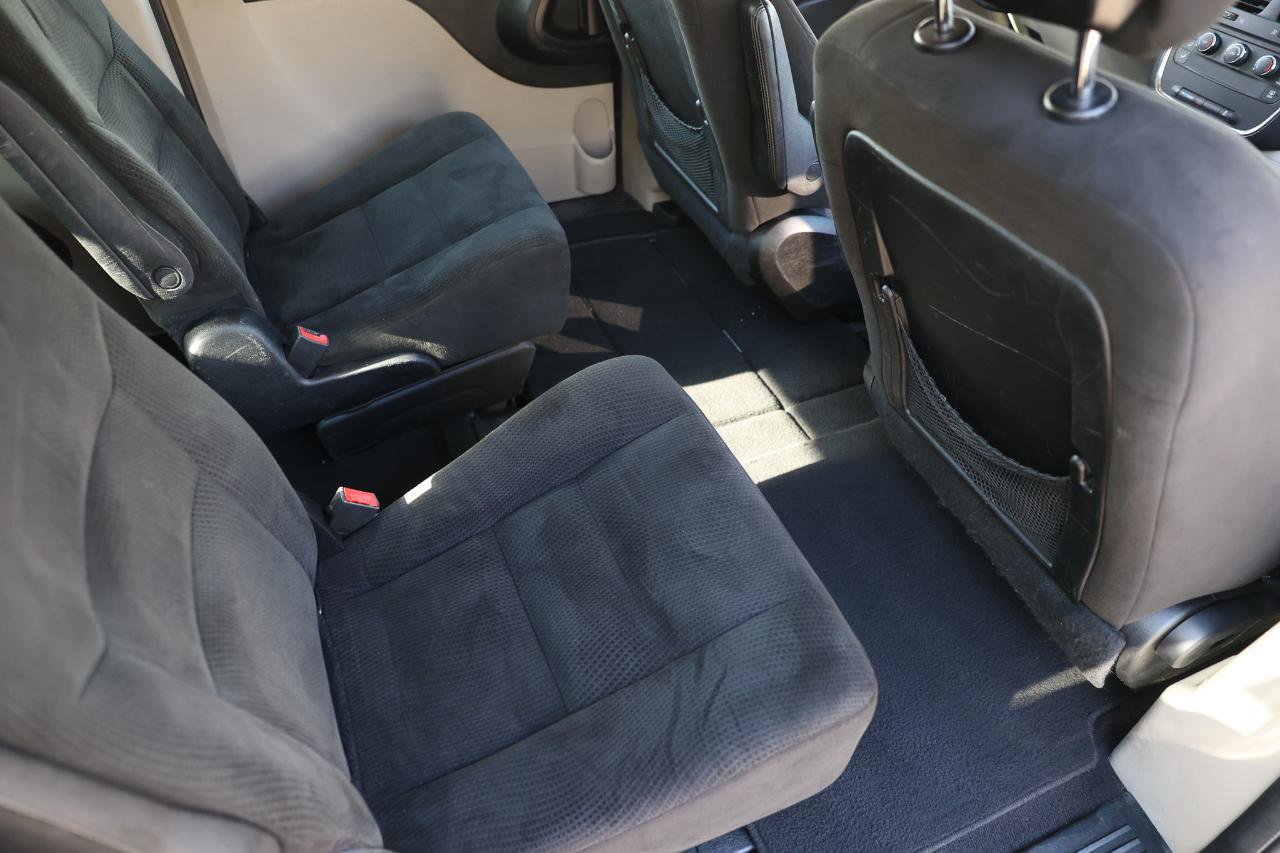 Used 2015 Dodge Grand Caravan American Value Package image 11