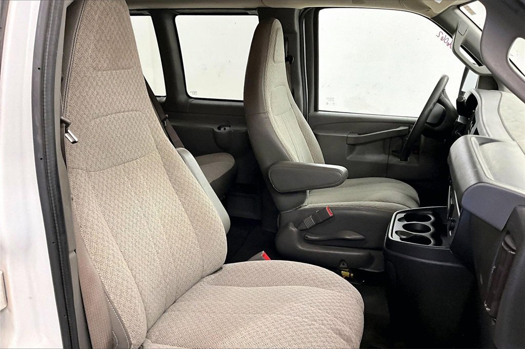 Used 2020 Chevrolet Express 2500 LT w/ LT Preferred Equipment Group image 6