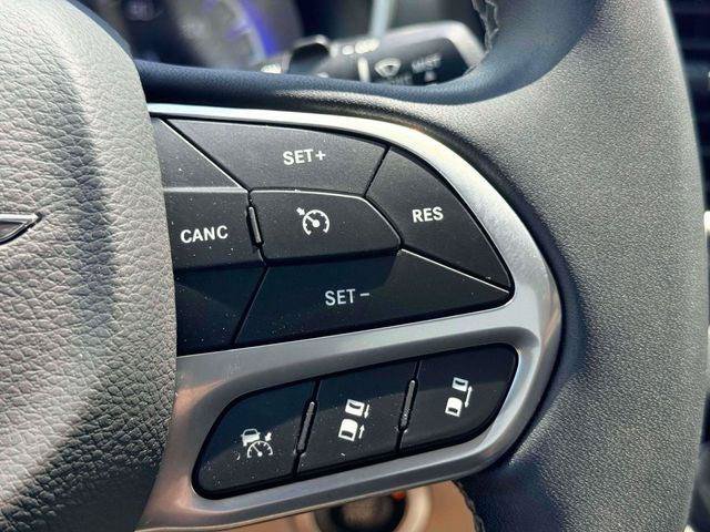 Certified 2023 Chrysler Pacifica Touring-L FWD image 24