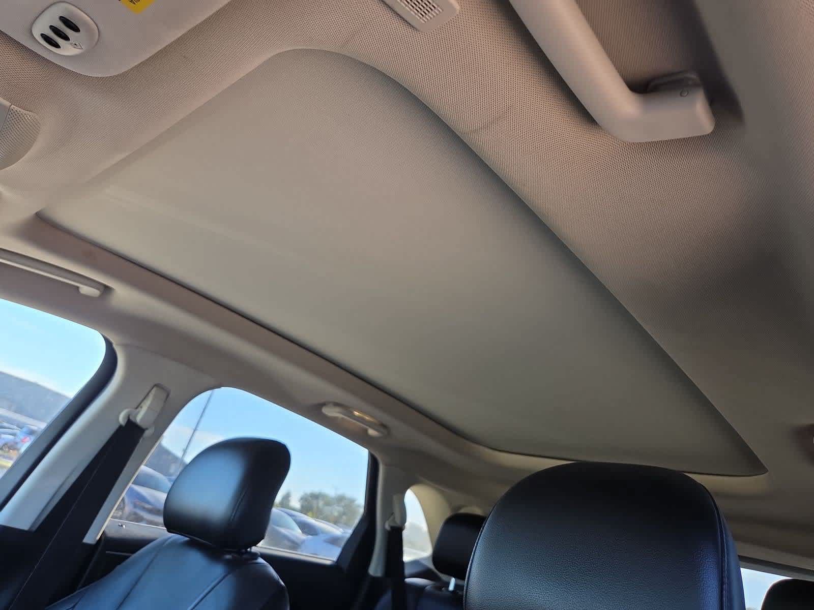 Used 2019 Ford Edge Titanium w/ Equipment Group 301A AWD/4WD image 18