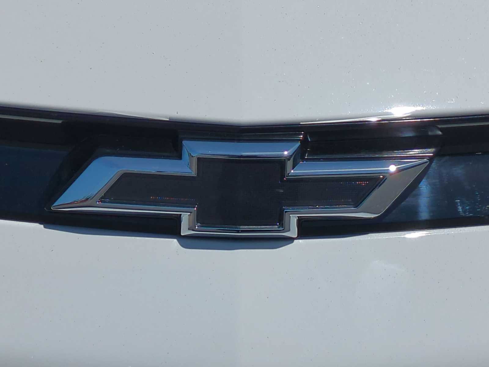 New 2027 Chevrolet Bolt LT w/ Comfort Package FWD image 8