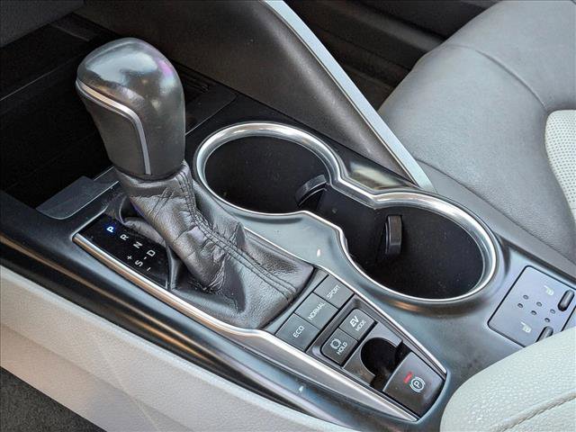 Used 2018 Toyota Camry XLE image 18