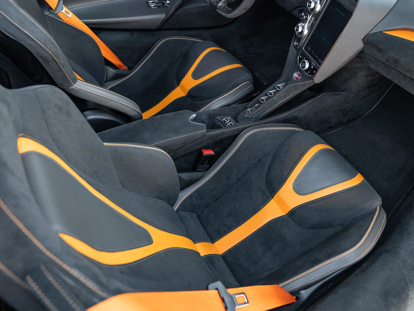 Used 2022 McLaren 720S Performance RWD image 38