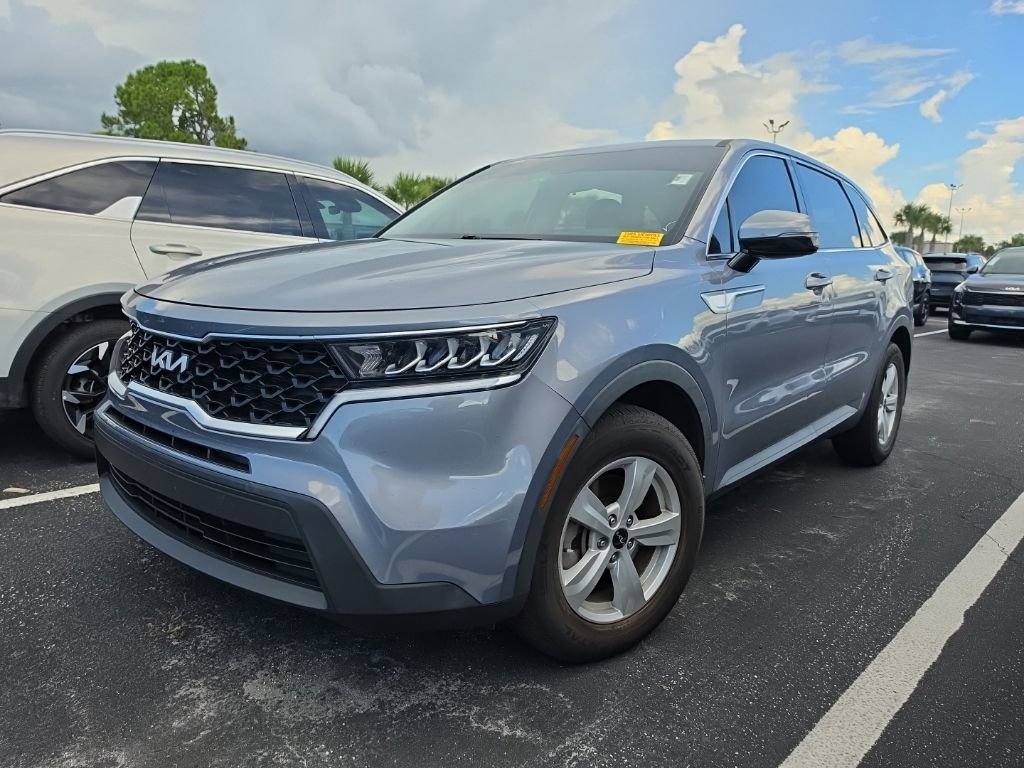 Certified 2022 Kia Sorento LX FWD image 4