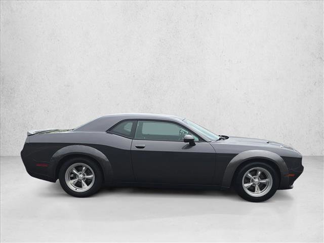 Used 2019 Dodge Challenger SXT RWD image 4