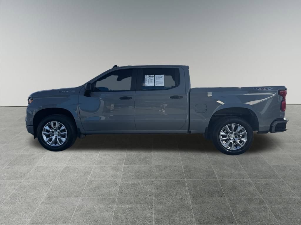 Used 2024 Chevrolet Silverado 1500 Custom image 2