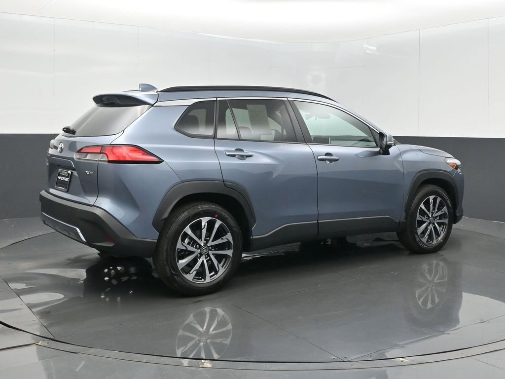 Used 2024 Toyota Corolla Cross XLE w/ Convenience Package image 22