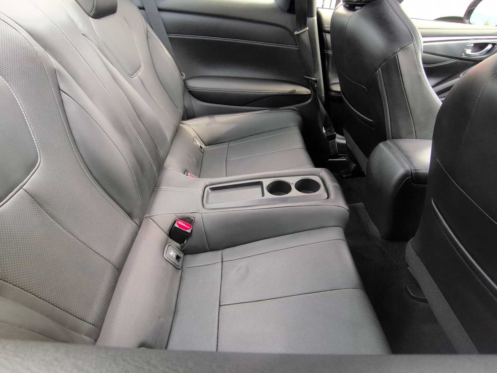 Used 2022 INFINITI Q60 3.0t Luxe w/ Cargo Package AWD/4WD image 21