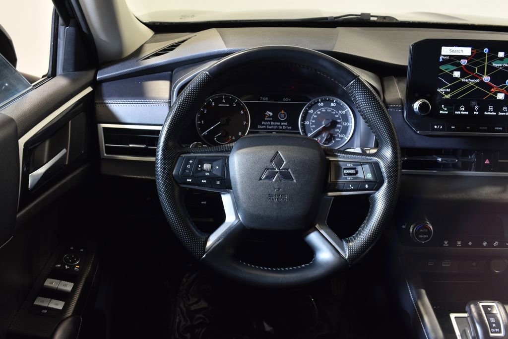 Used 2024 Mitsubishi Outlander SE Black Edition image 12