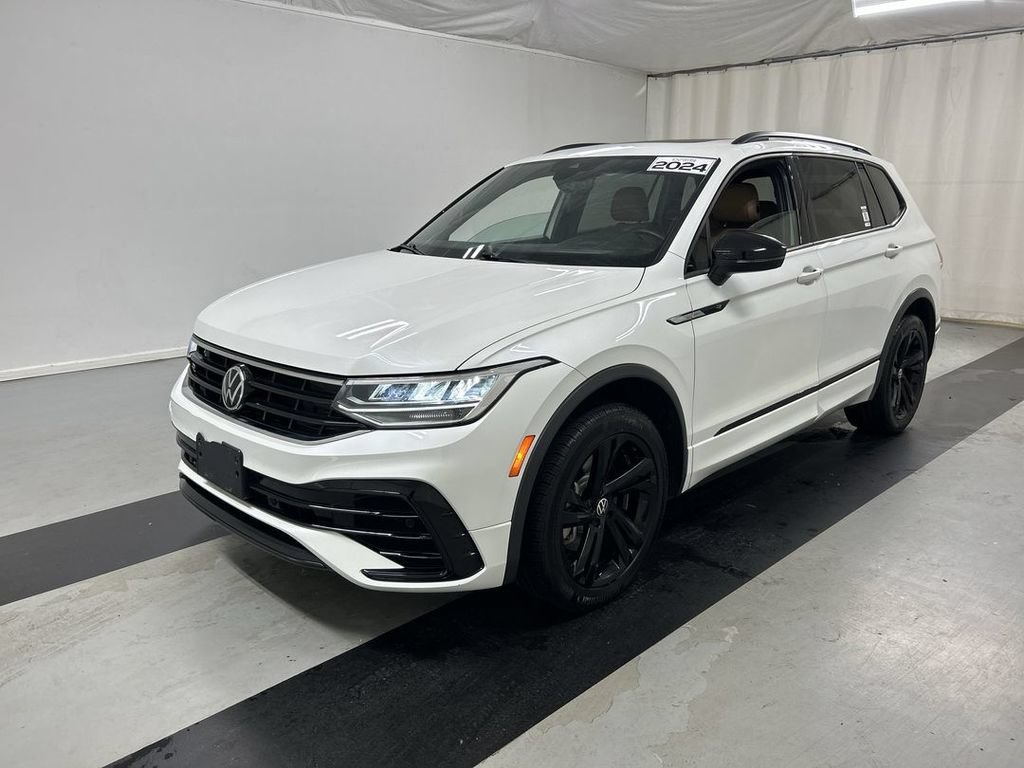 Certified 2024 Volkswagen Tiguan SE R-Line AWD/4WD image 5