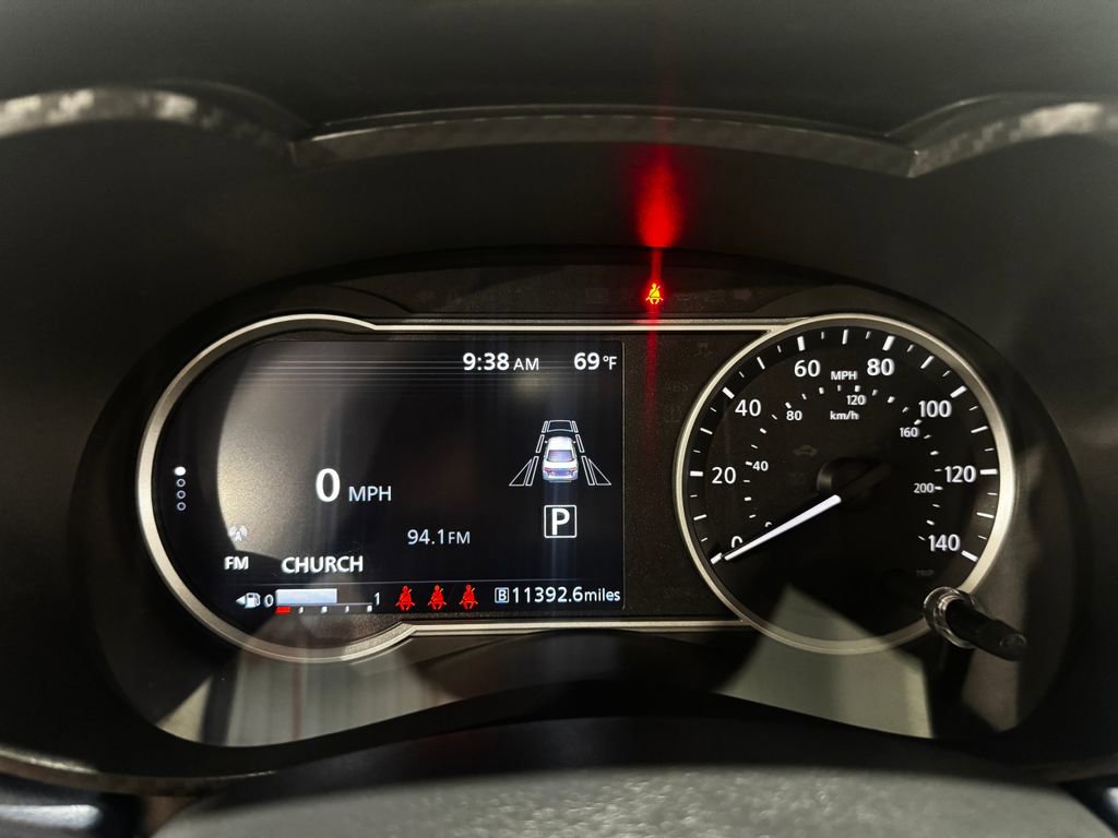 Used 2025 Nissan Versa SV image 7