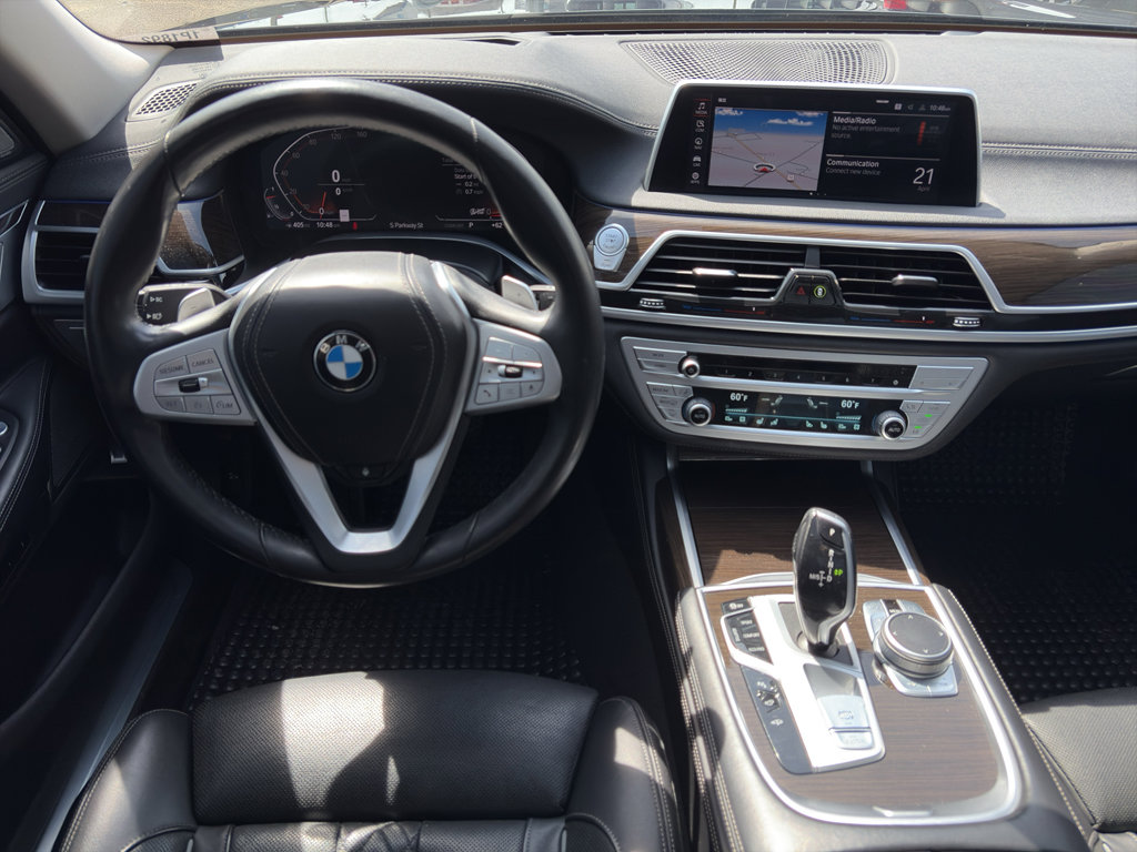 Used 2022 BMW 740i xDrive w/ Premium Package AWD/4WD image 34