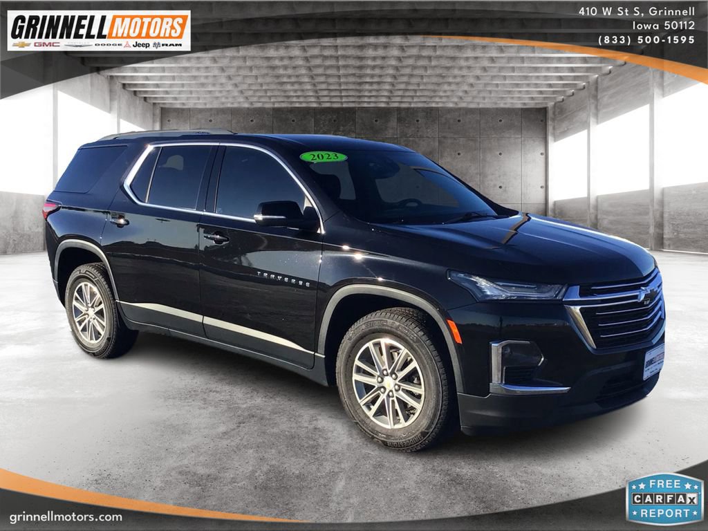 Used 2023 Chevrolet Traverse LT image 3