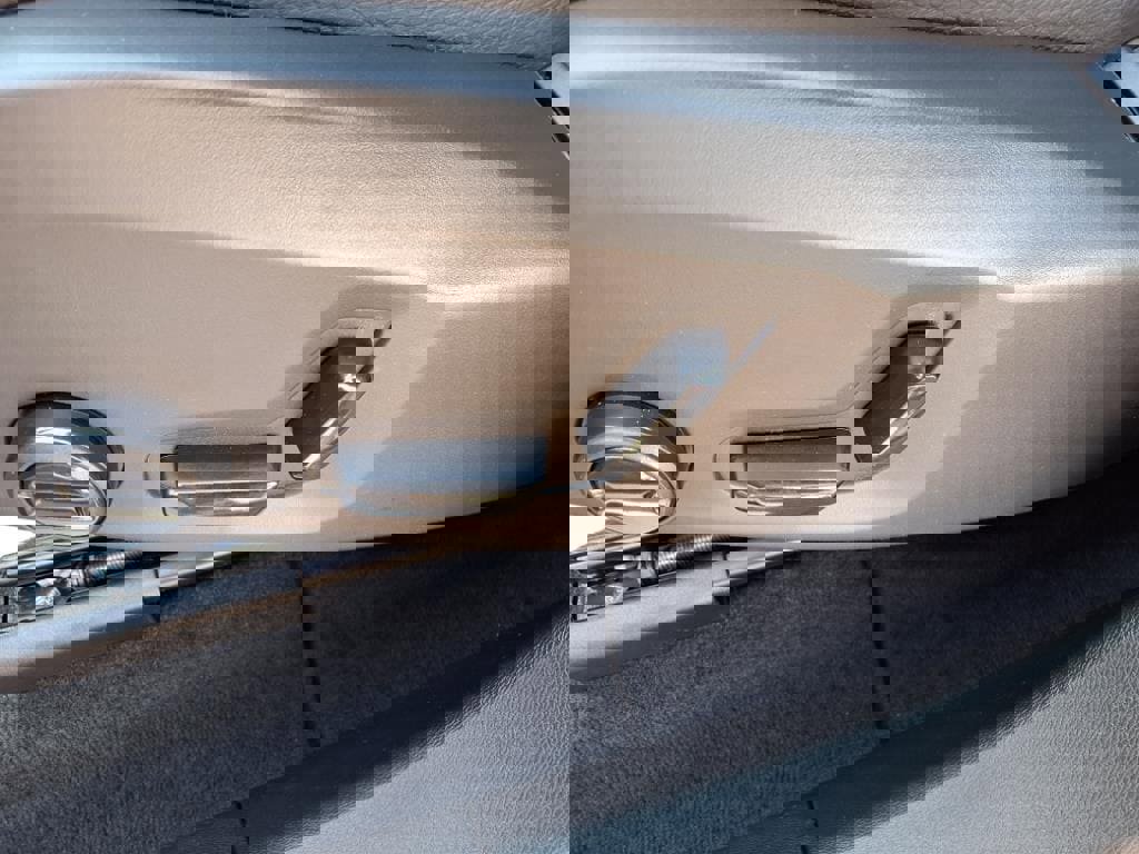 Used 2024 Volvo XC60 B5 Plus image 17